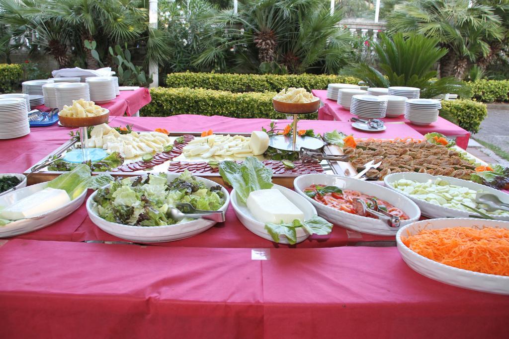 Hotel Garden Cattolica Luaran gambar