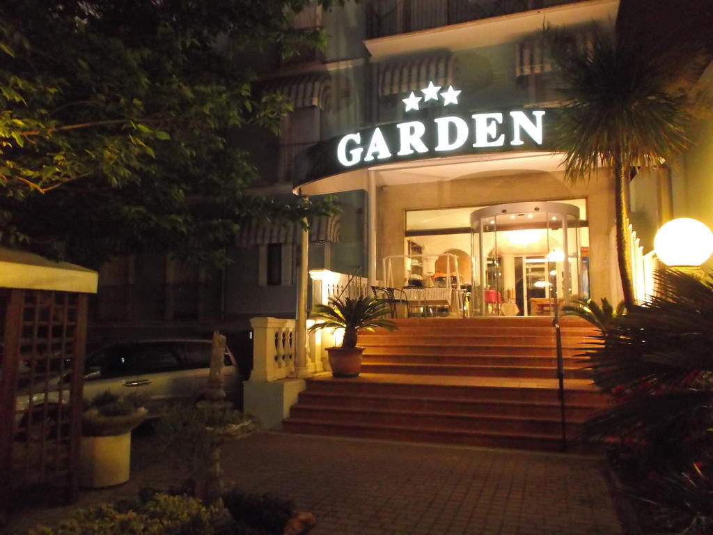 Hotel Garden Cattolica Luaran gambar