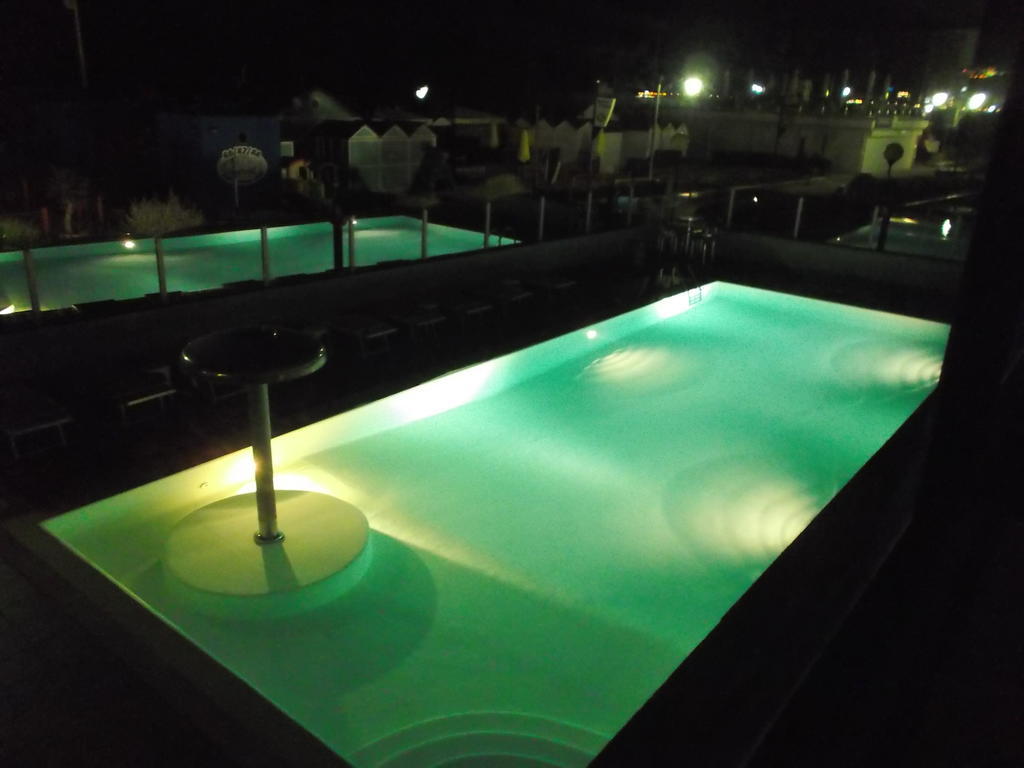 Hotel Garden Cattolica Luaran gambar