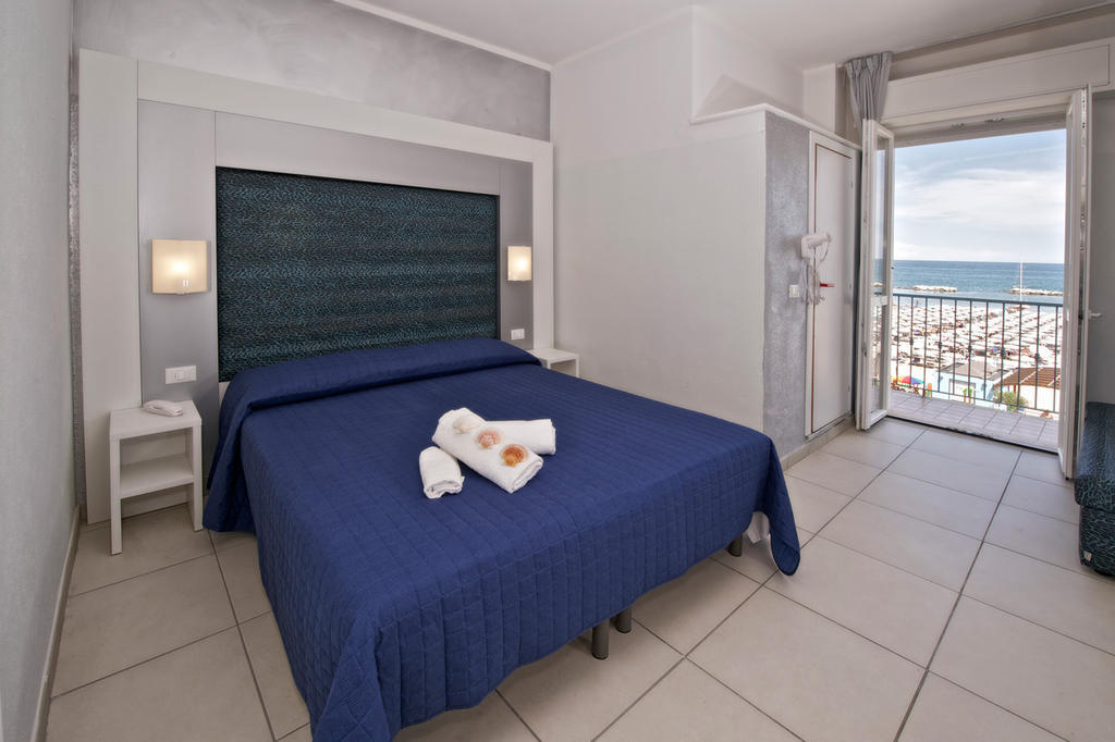 Hotel Garden Cattolica Luaran gambar