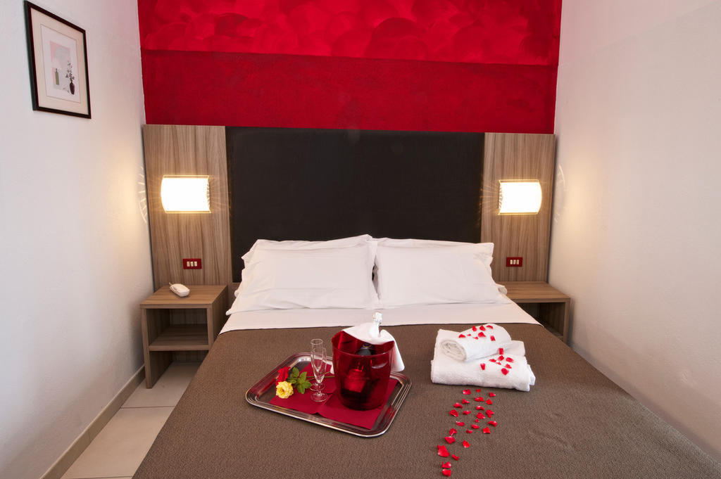 Hotel Garden Cattolica Luaran gambar